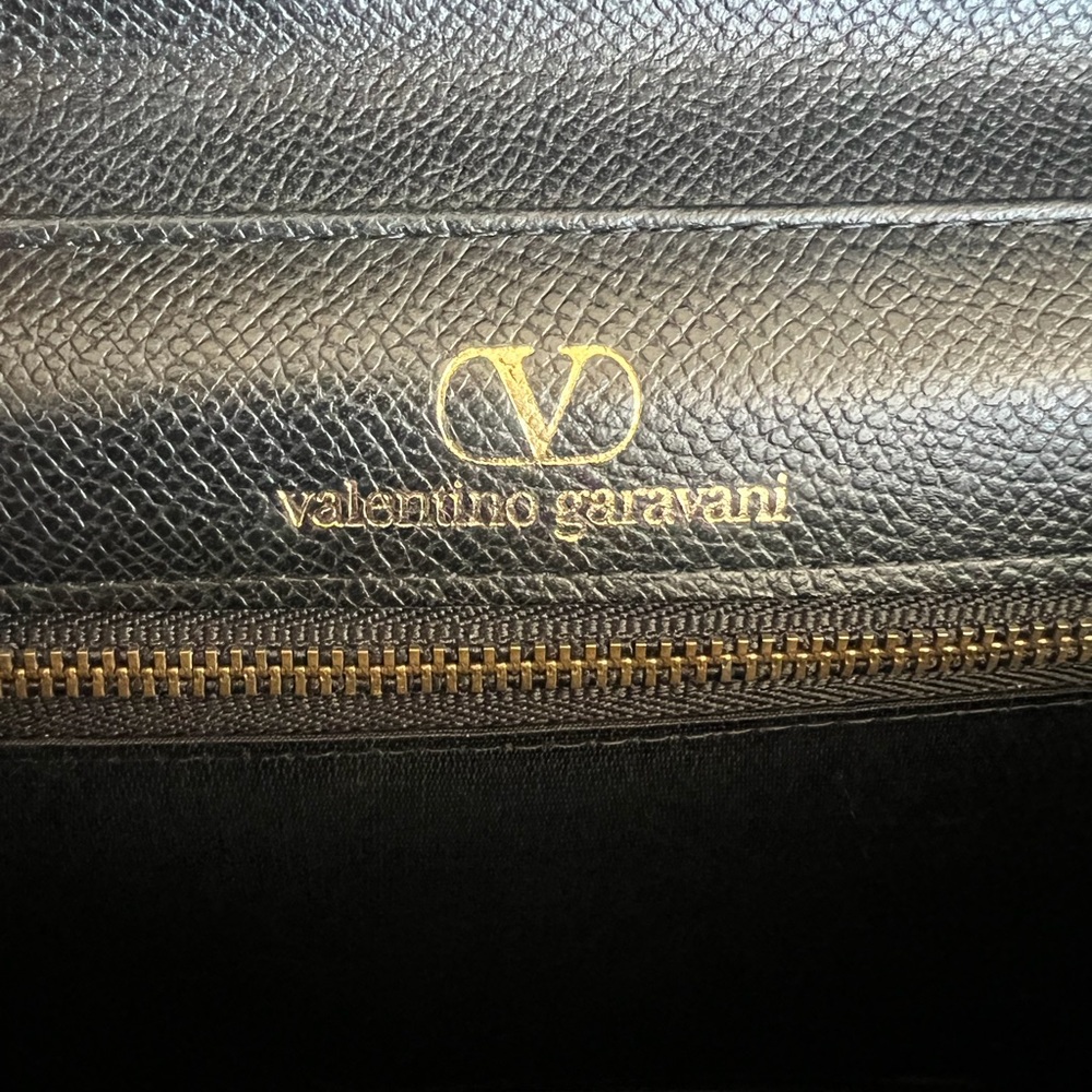 Valentino Garavani Black Leather Shoulder Bag - Picture 12 of 15